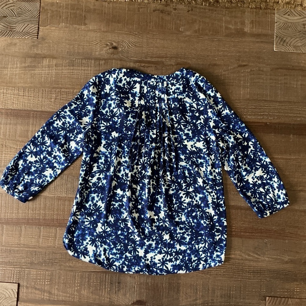 NYDJ Blue and White Patterned Quarter Button Down 3/4 Sleeve Floral Blouse - Picture 6 of 7
